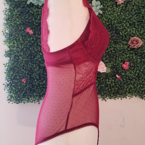 Fashion nova lace bodysuit - Picture 4 of 7